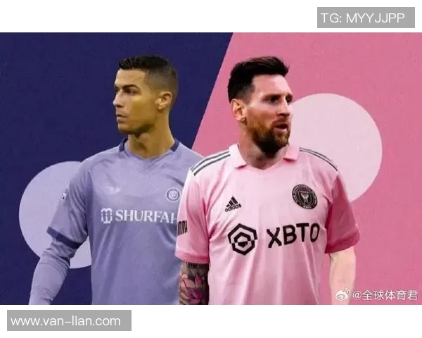 中老年足球明星同框合影展现岁月风采与足球激情的完美结合