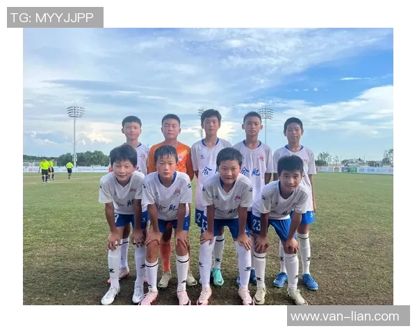 全球足球明星球队名单揭晓各国顶尖球员齐聚一堂展现足球魅力与激情