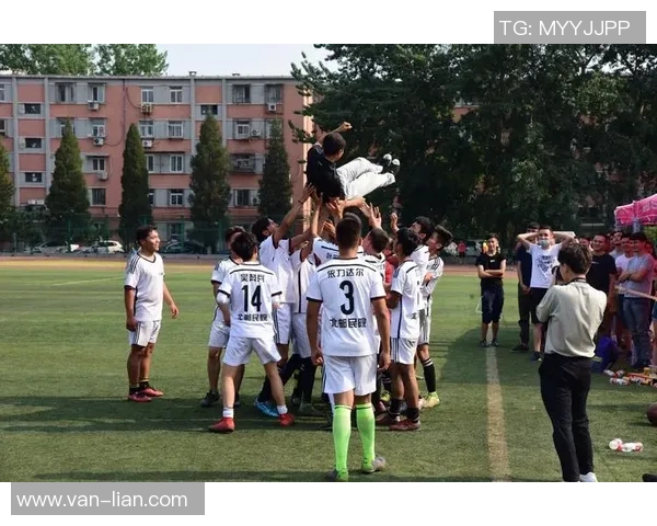 北京足球队总决赛精彩回顾与实力分析展现团队风采与未来潜力 北京足球队总决赛精彩回顾与实力分析展现团队风采与未来潜力