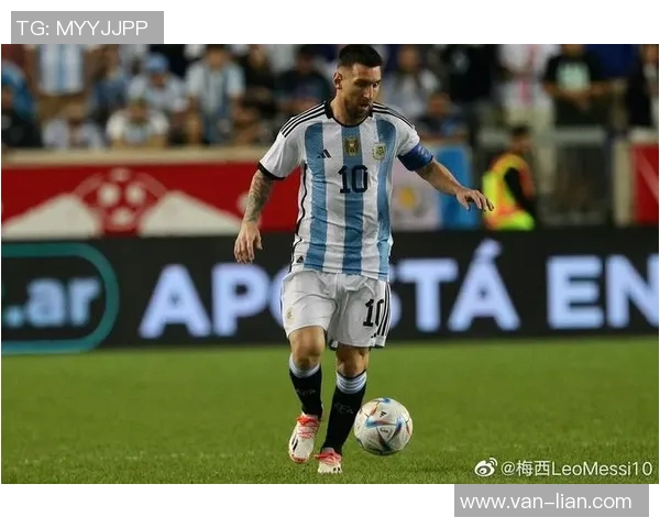 卡塔尔邀请哪位足球明星出席盛大赛事引发全球关注与期待